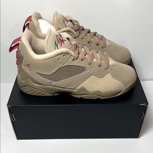 Jordan Kids MVP 92 (GS) Desert Camo/Fire Red-Mushroom Size 4Y